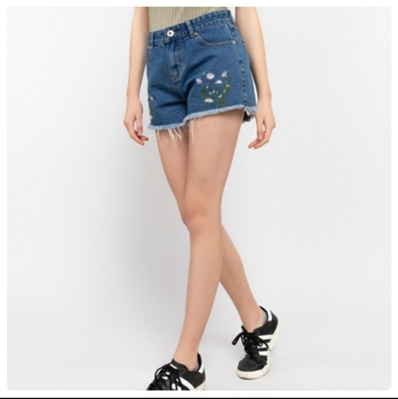 POL updated photos  embroidery design denim shorts - Picture 3 of 9